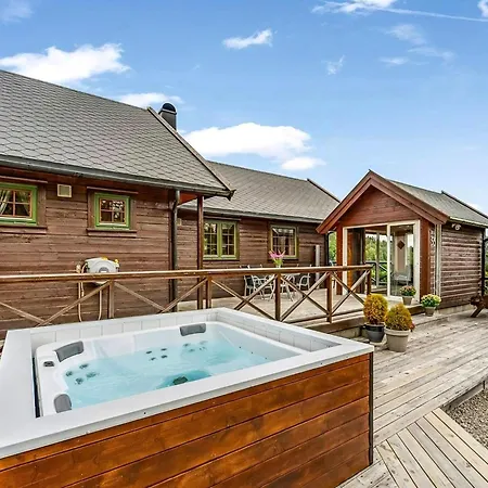 With Jacuzzi And Stream In Krageland *